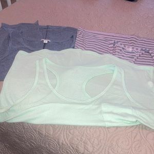 🙂Set of three gap athletic tops